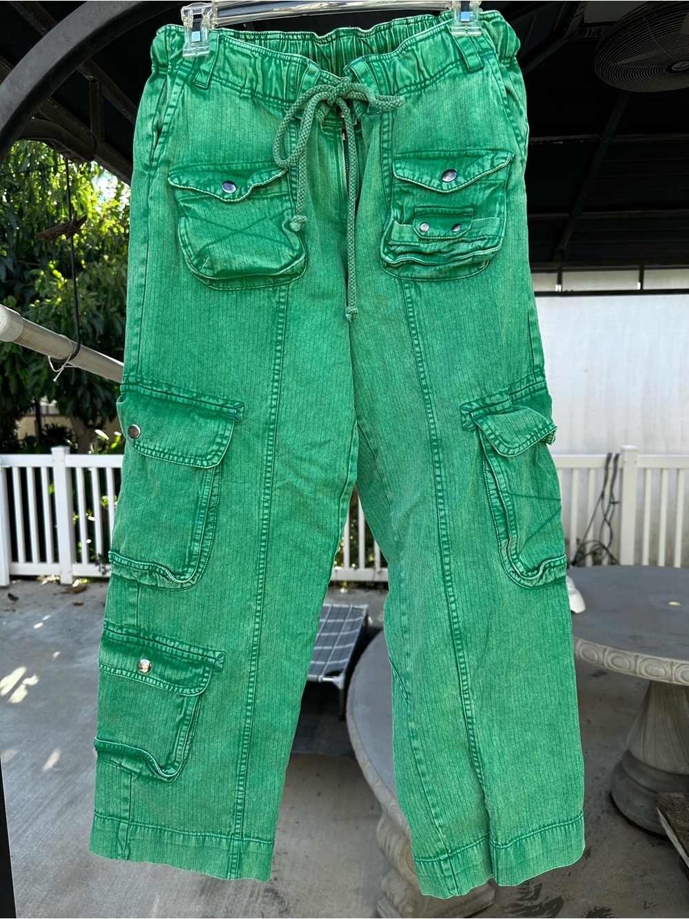 FREE PEOPLE AMAZON TAHITI CARGO PANTS SIZE SMALL!! EXCELLENT CONDITION!! - Picture 3 of 8